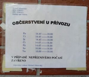 Průšvih, když hodinky ukazují 10:30 dopoledne a je všední den!