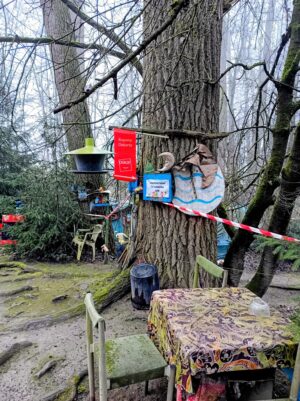 Pro víc návštěvníků je připraveno víc stolů.