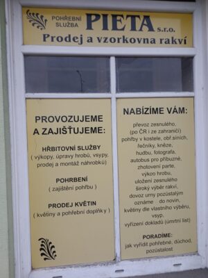 Via Kennedy Bible alkovandrů