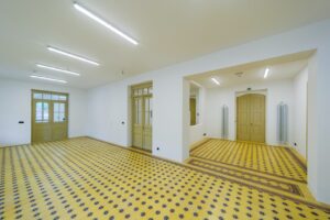 Žalozpěv za Bubenečskou nádražku 24