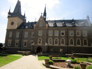 Zruč nad Sázavou: muzeum panenek 2