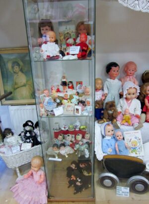 Zruč nad Sázavou: muzeum panenek 38