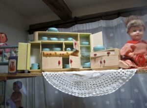 Zruč nad Sázavou: muzeum panenek 58